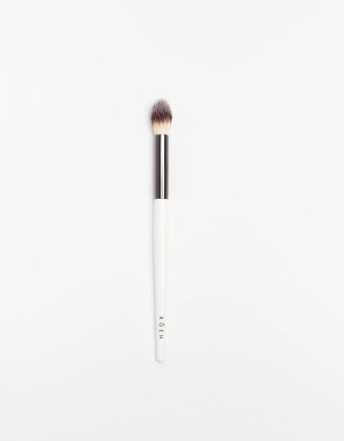 Blend & Crease Brush - Living with Ivey