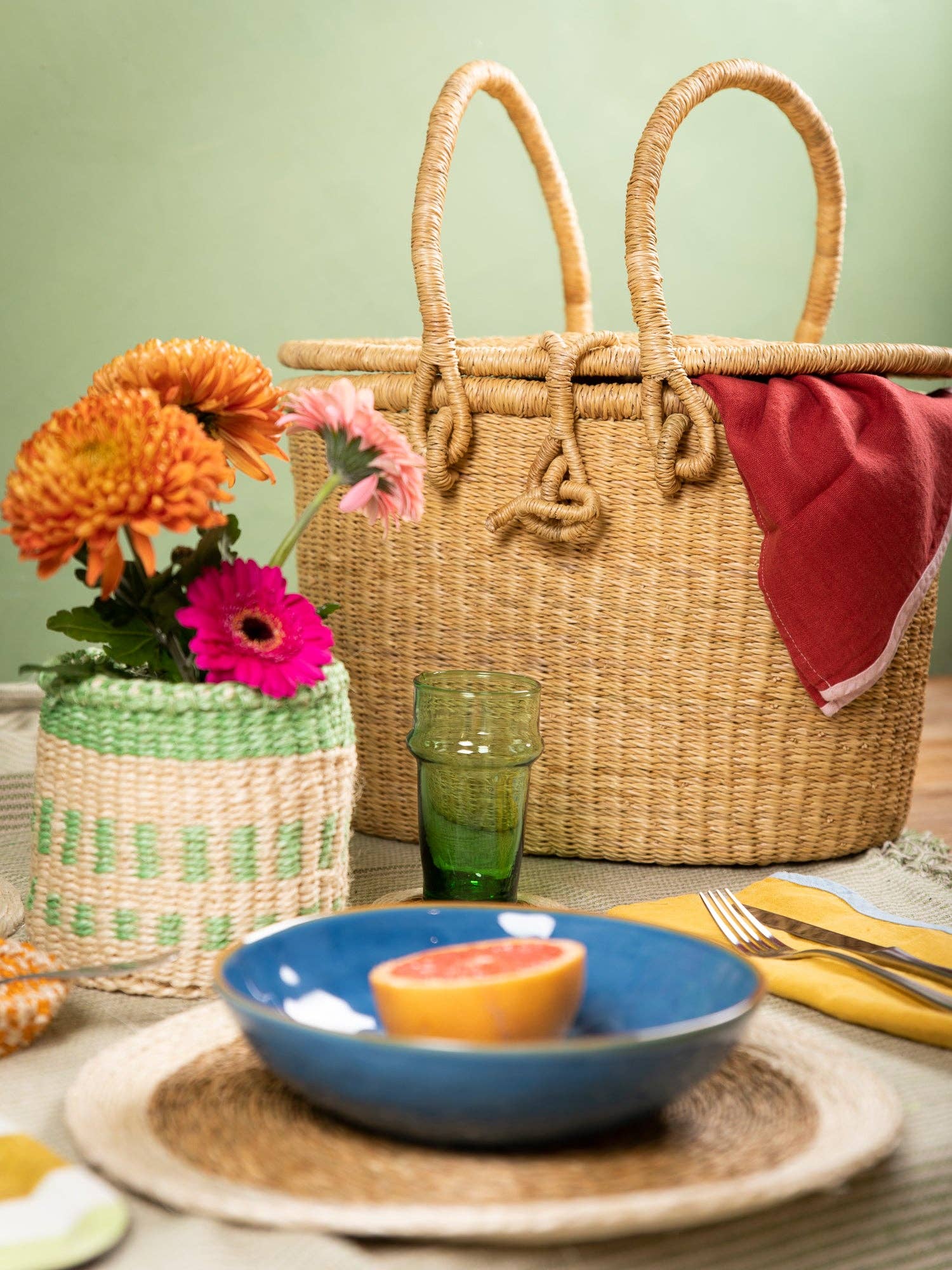 Natural Lidded Picnic Basket