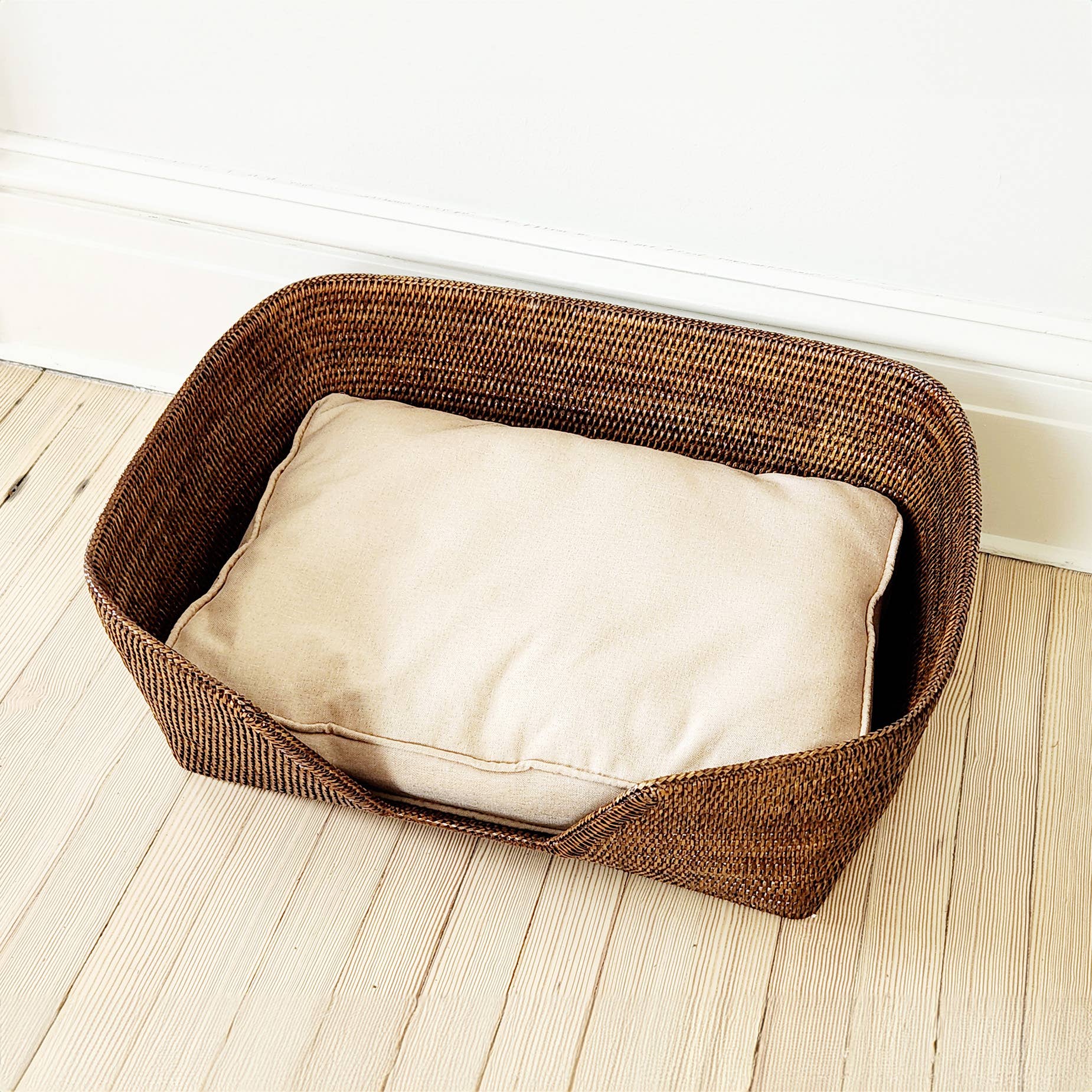 Small Mandalay Dog Bed with Cushion - 26x19x9"