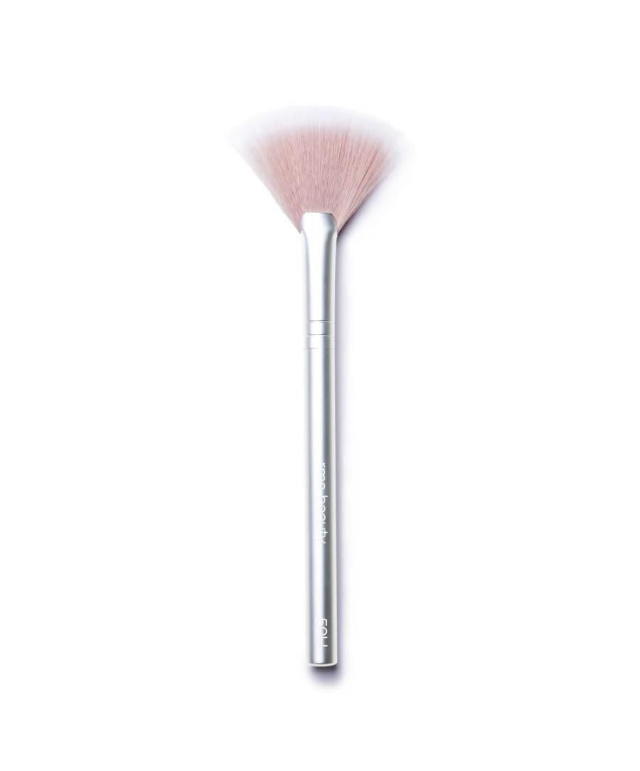 Skin2Skin Fan Brush - Living with Ivey