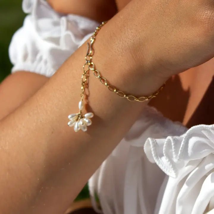 Fleurette Droplet Bracelet