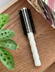N.05 The Volume & Style Round Hair Brush - La Bonne Brosse - Living with Ivey