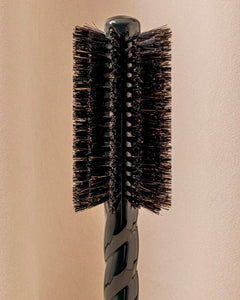 N.08 The Round Blowout Brush Length & Movement - La Bonne Brosse - Living with Ivey